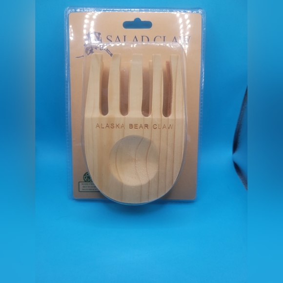 Alaskan Bear Claw Salad Claws NWT - Picture 1 of 4
